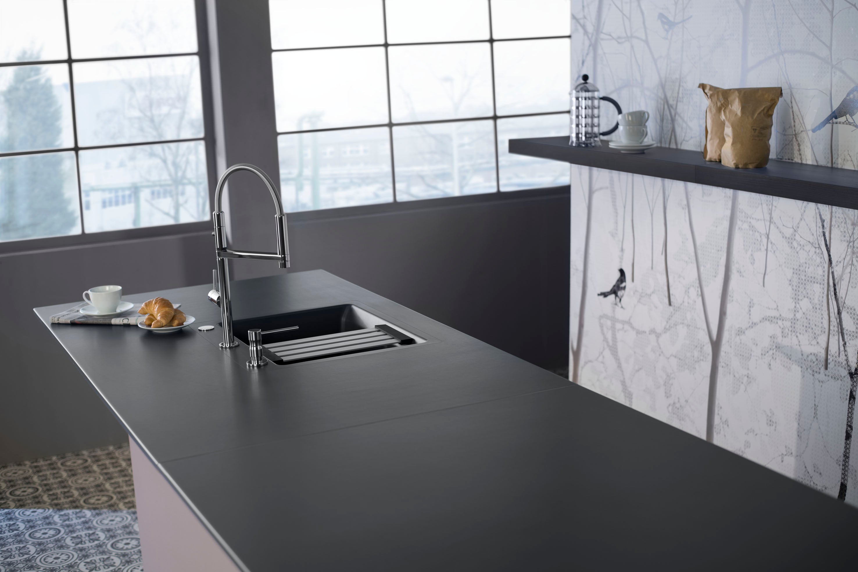SYSTEMCERAM Einbauspüle Kara 57 F Magnolie 10 inkl. Handbetätigung, für 60 cm Schrankbreite, Spüle zum flächenbündigen Einbau mit Medio-Matte Alu, inkl. 4 x Eckradien R 10 Auflage keine Beckenlage 55020110